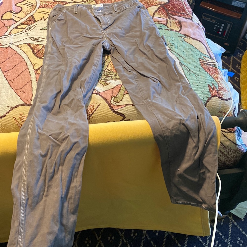 grey pants